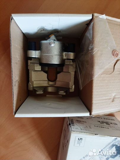 Тормозной суппорт toyota avensis 1