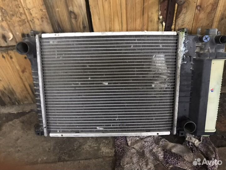 Раиатор охлаждения BMW e34