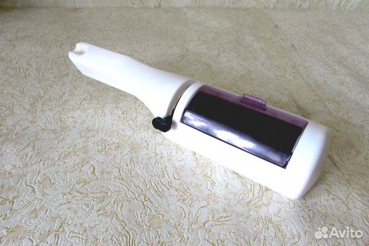 Щетка для чистки одежды с велюровым роликом самооч