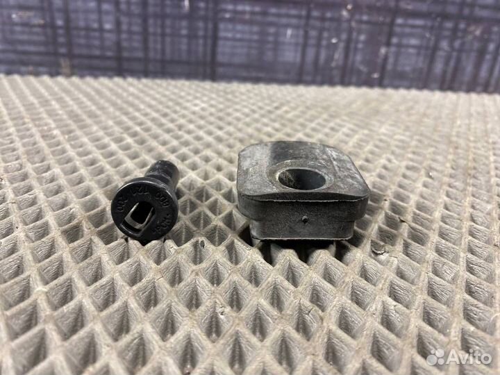 Подушка радиатора Audi Allroad C5 BES 2003