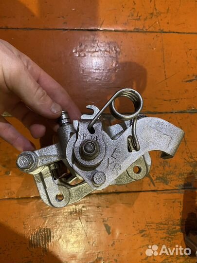 Суппорта задние Hyundai solaris 2021