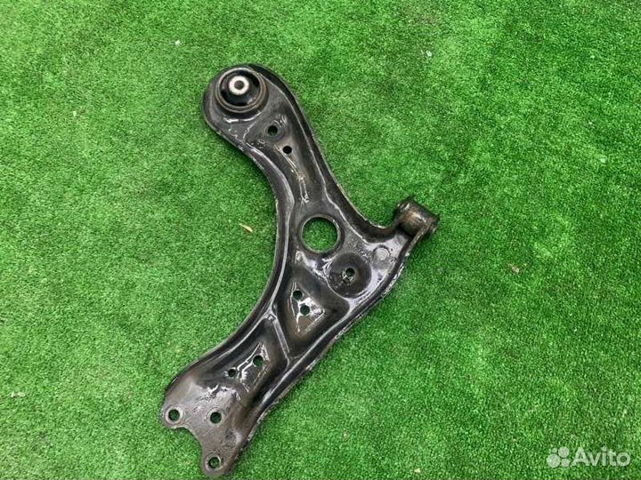 Рычаг подвески передний левый Skoda Rapid седан