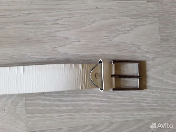 Мужской ремень с пряжкой