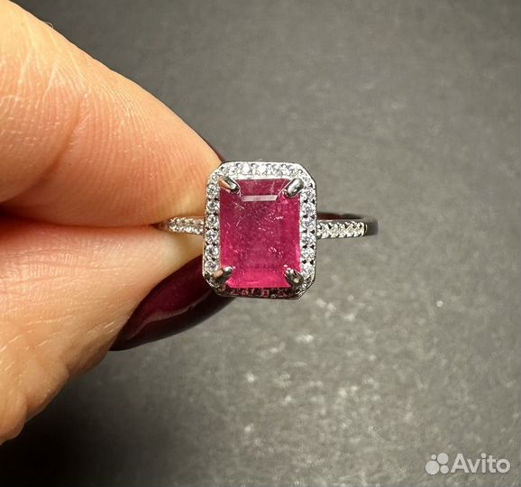 Кольцо с рубином