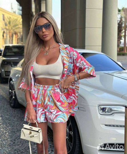 Костюм с шортами