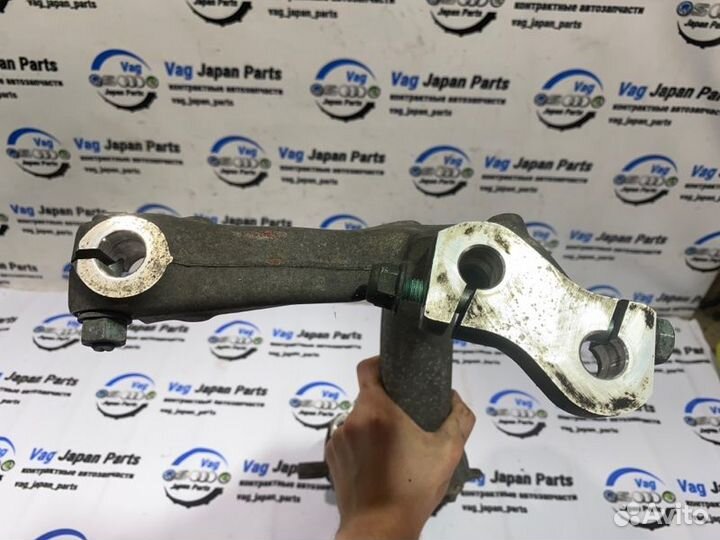 Кулак поворотный передний правый Audi A4 B7 ALT