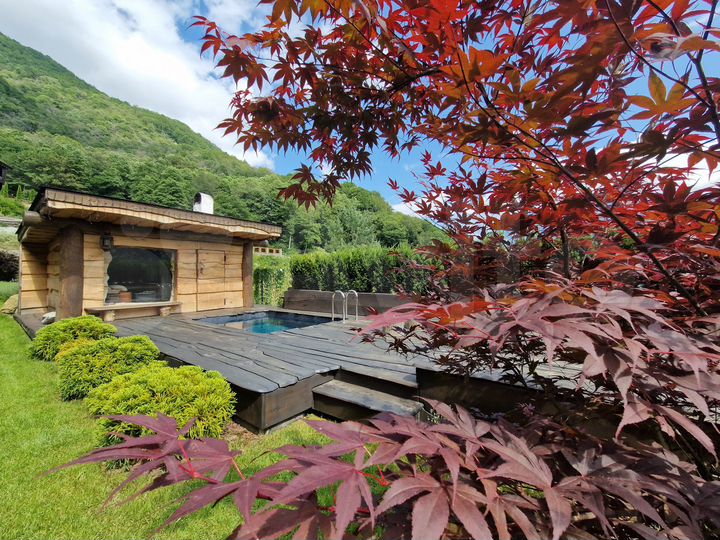 Дом 269 м² на участке 5 сот.