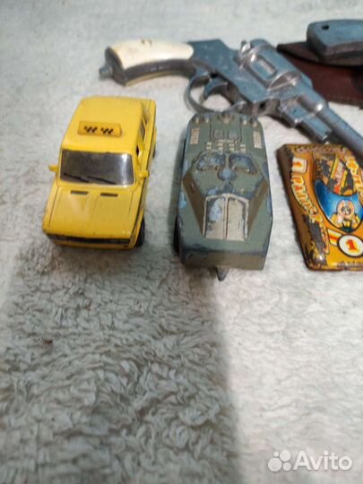 Игрушечная машинка лада 2106