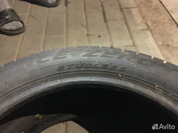 Pirelli Ice Zero FR 215/55 R17 98H