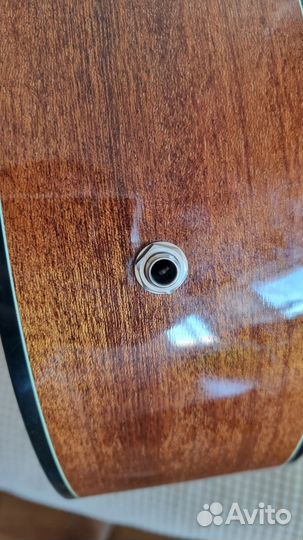 Акустическая гитара