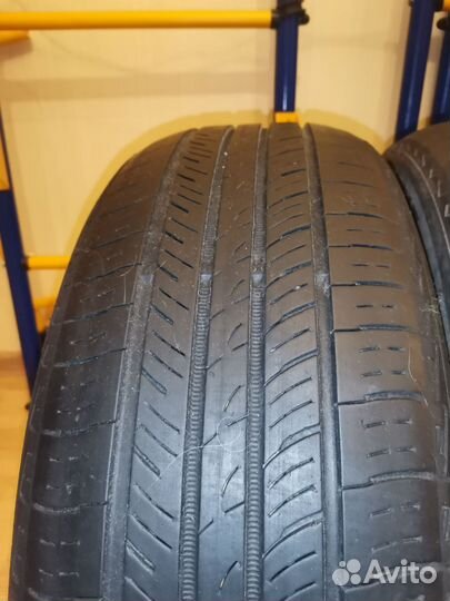 Roadstone N'Fera AU5 215/60 R16 95V