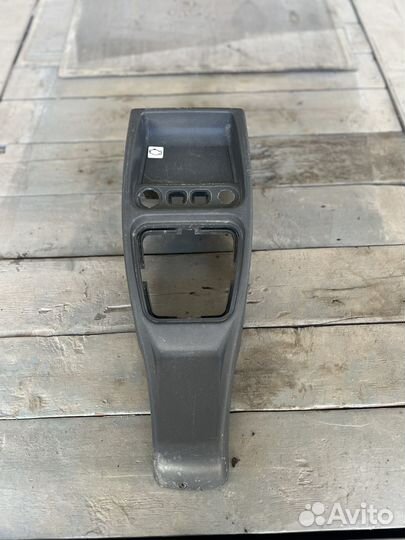 Пластик центральной тоннели Калина