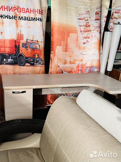 Продам стол