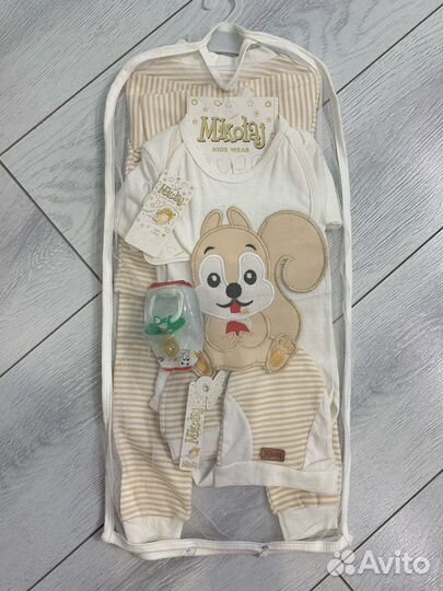Комплект одежды для малыша новый