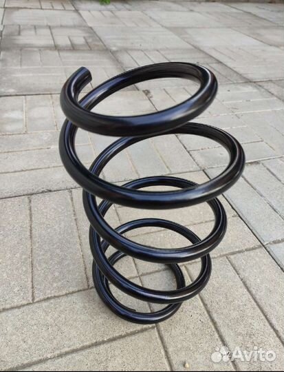 Передняя пружина Nissan