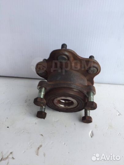 Ступица задняя левая правая на Infiniti Fx35 Fx45