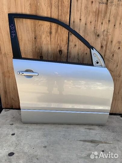 Дверь передняя правая Suzuki Escudo/Grand Vitara