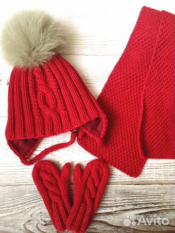 Комплект шапка, шарф варежки ручная работа