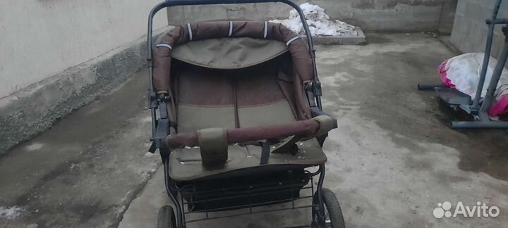 Коляска для двойни, погодок