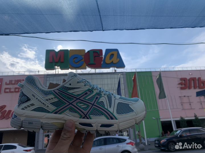 Кроссовки asics