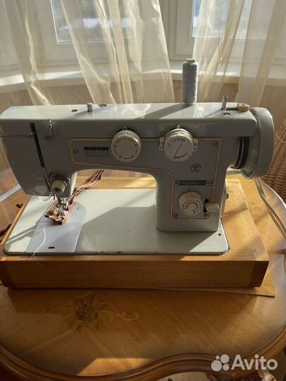 Швейная машина б/у электрическая Подольск 142
