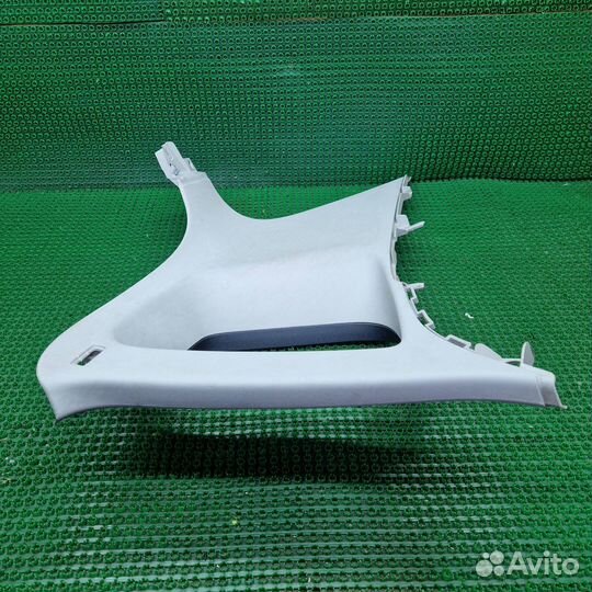 Обшивка отсека багажника правая верхняя Volkswagen