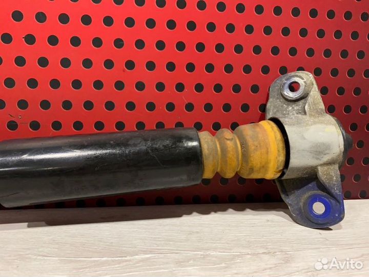 Амортизатор задний Kia Proceed seurpj721 G4LH 1.5