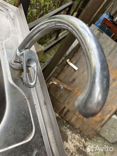 Стулья, раковины, мойки