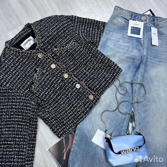 Жакет и джинсы Chanel