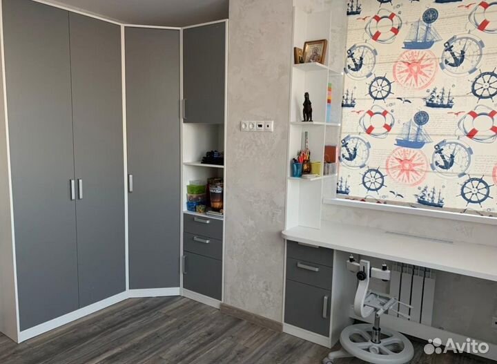 Угловой шкаф