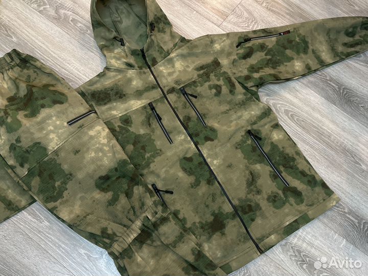 Костюмы летние 