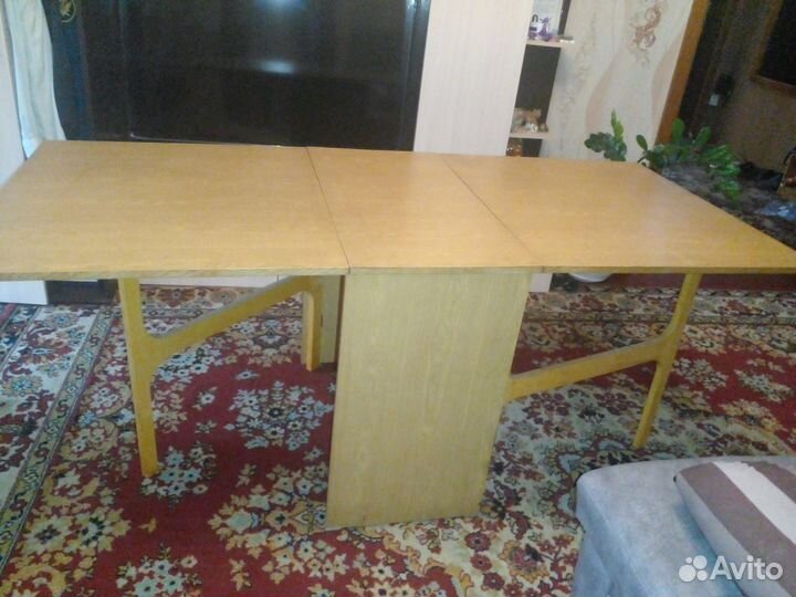 Стол книжка