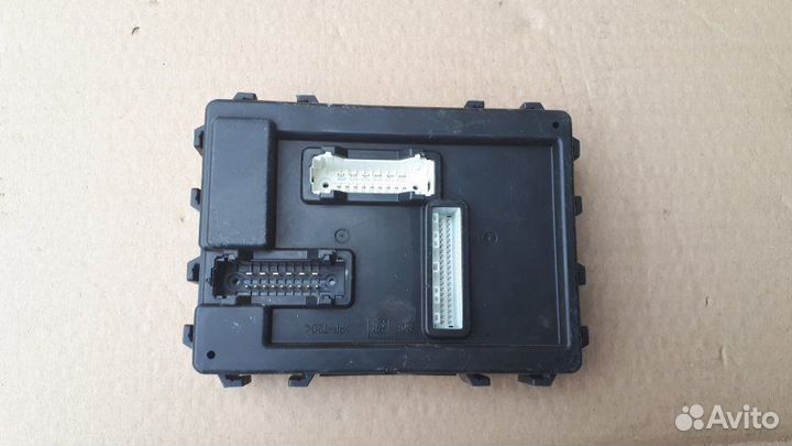 Блок комфорта Nissan Tiida Latio DBA-SC11 HR15DE