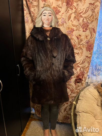 Шуба из нутрии с капюшоном