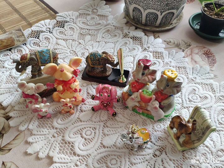 Статуэтки слоников на доставке