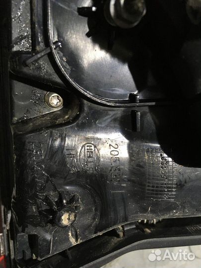 Фонарь задний внутренний левый (Volkswagen Tiguan)