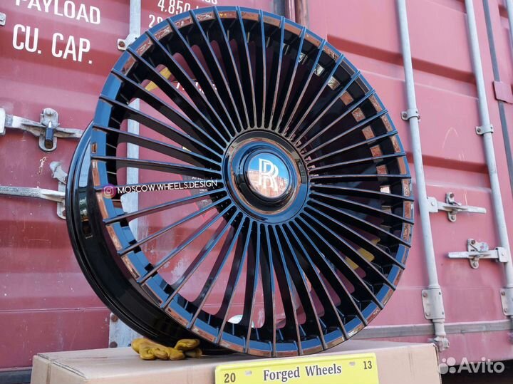 Кованые диски R24 на Rolls-Royce Cullinan RR31