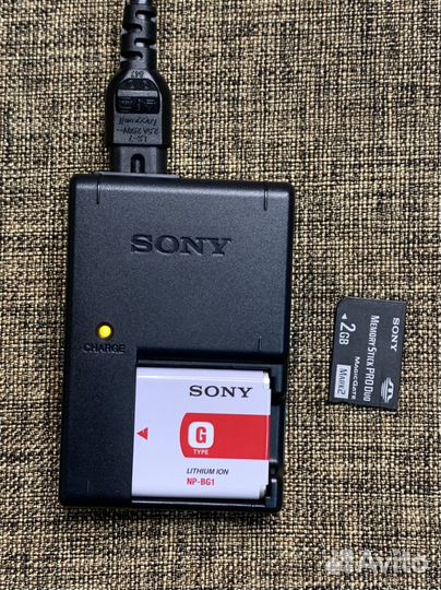 Компактный фотоаппарат Sony Cyber-Shot (2 шт)