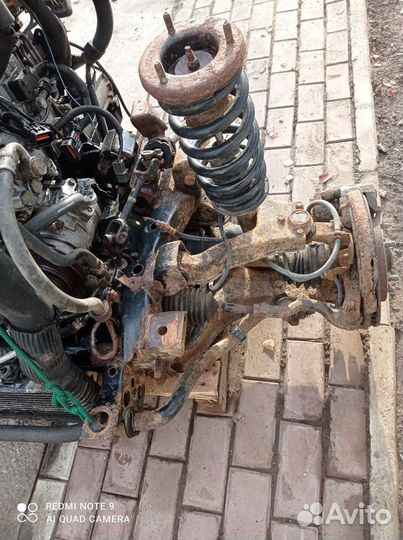 Передний подрамник на мицубиси паджеро 3 4 в сборе