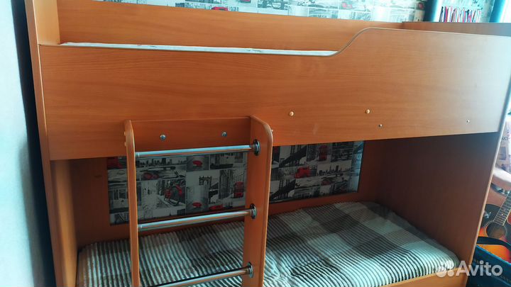 Кровать двухьярусная