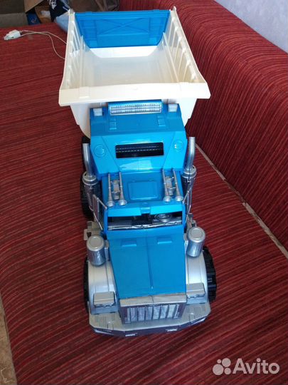 Самосвал большой