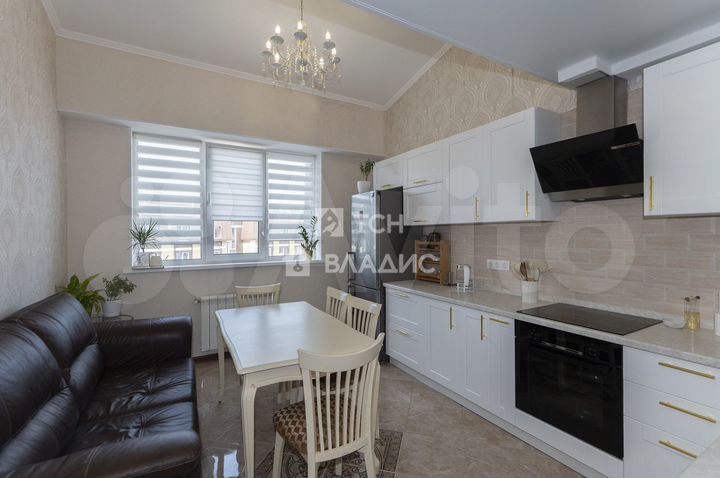 2-к. квартира, 80 м², 4/4 эт.