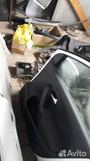 Двери передние правые volkswagen polo