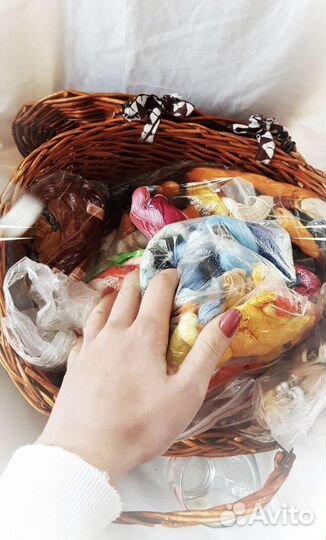 Нитки мулине корзина