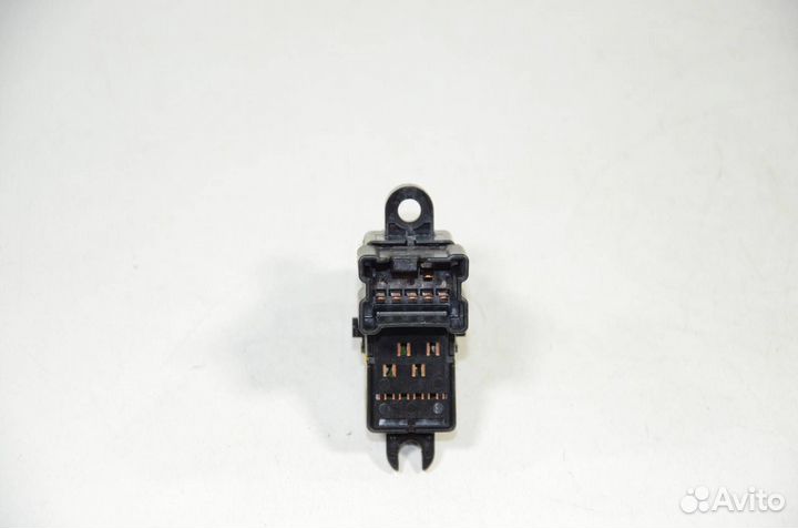 Кнопка стеклоподъемника задняя левая Nissan