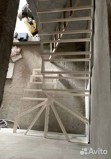 Лестницы на металлокаркасе
