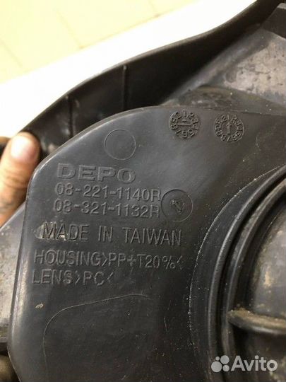 Фара передняя правая Hyundai Verna