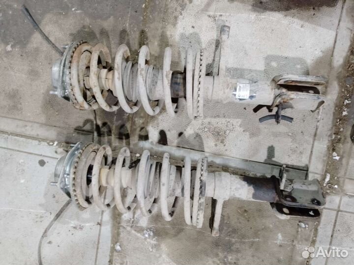 Переднии стойки ваз 2110-2112