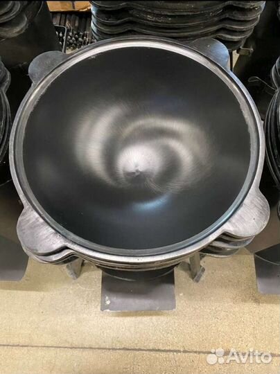 Казан чугунный с печкой