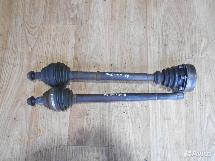 Полуось передняя правая Audi 100/200 44 1983-19